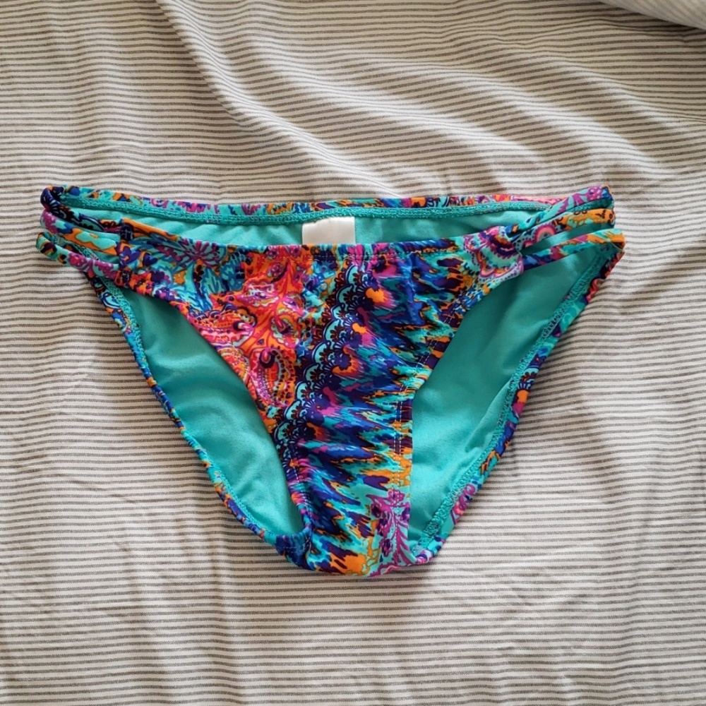 Bikini bottoms, size small